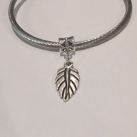 Silver Leaf Dangle Charm for‎ Pandora Style Bracelet - Picture 1 of 5